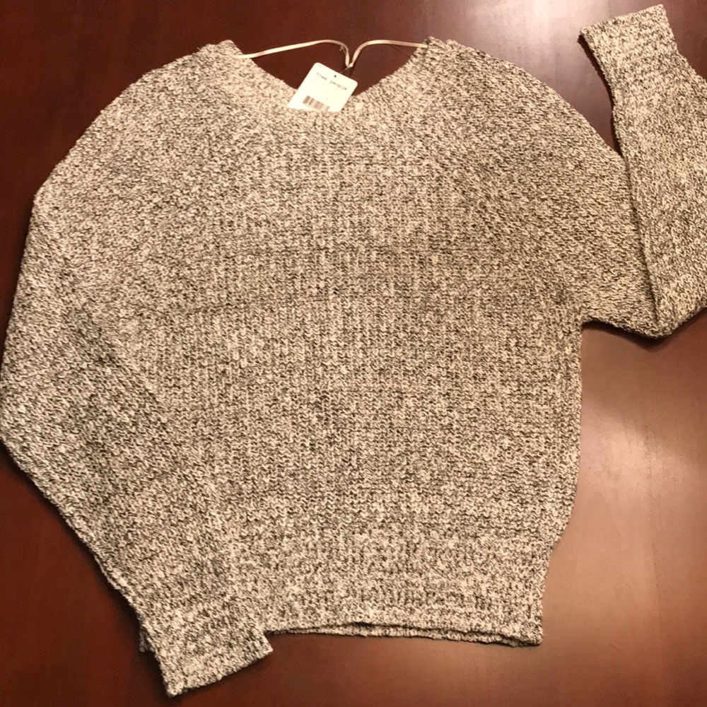 Free People sweater *NEW*
